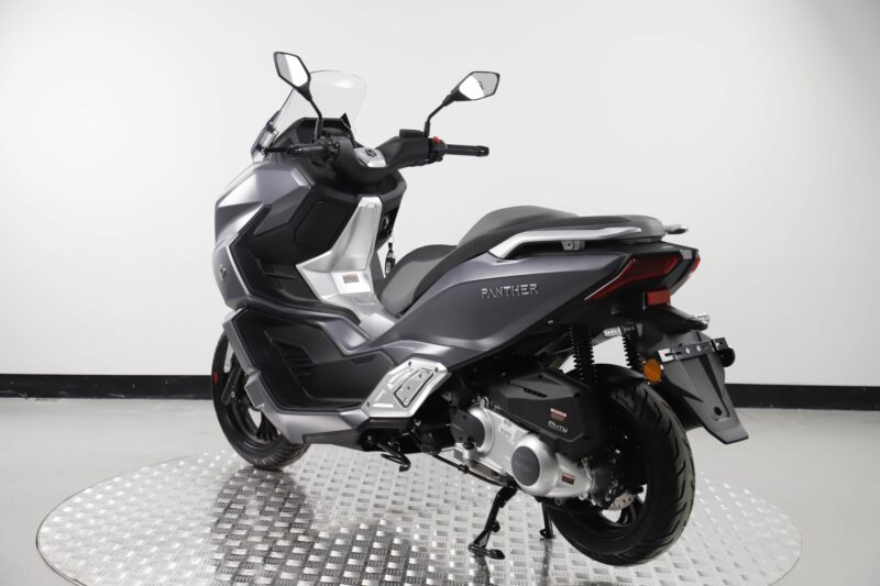 Modelo Speeder Scooter de Gasolina 250cc - Image 8